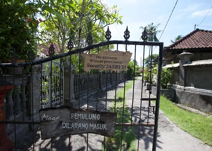 Villa Dennis